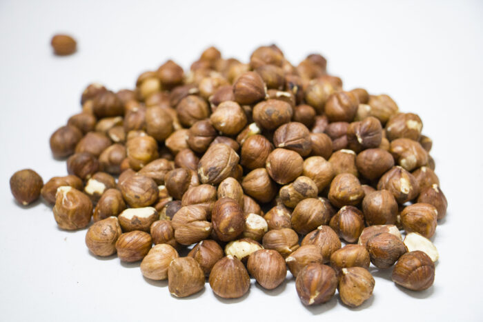 مغز فندق خام 1 scaled